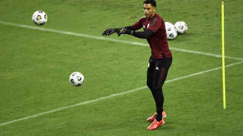 Alfredo Talavera será el futbolista de mayor edad en Qatar.