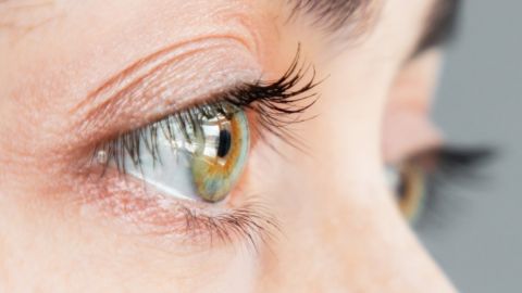 Cambio de color de ojos y otras cirugías estéticas que te pueden poner en riesgo