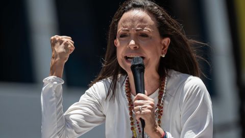 María Corina Machado condenó la detención de otras dos personas cercanas a su equipo.