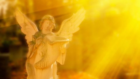 La identidad de tu ángel debe quedar oculta, según la iglesia católica.