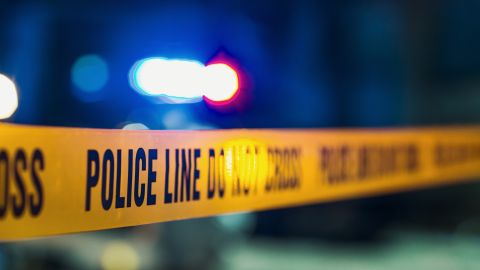 Detuvieron a dos niños de Texas por apuñalar a una mujer tras una discusión